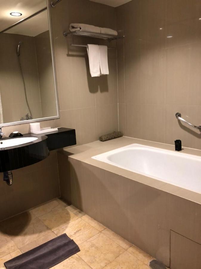 Golden City Hotel And Convention Center - Chse Certified Σεμαράνγκ Εξωτερικό φωτογραφία