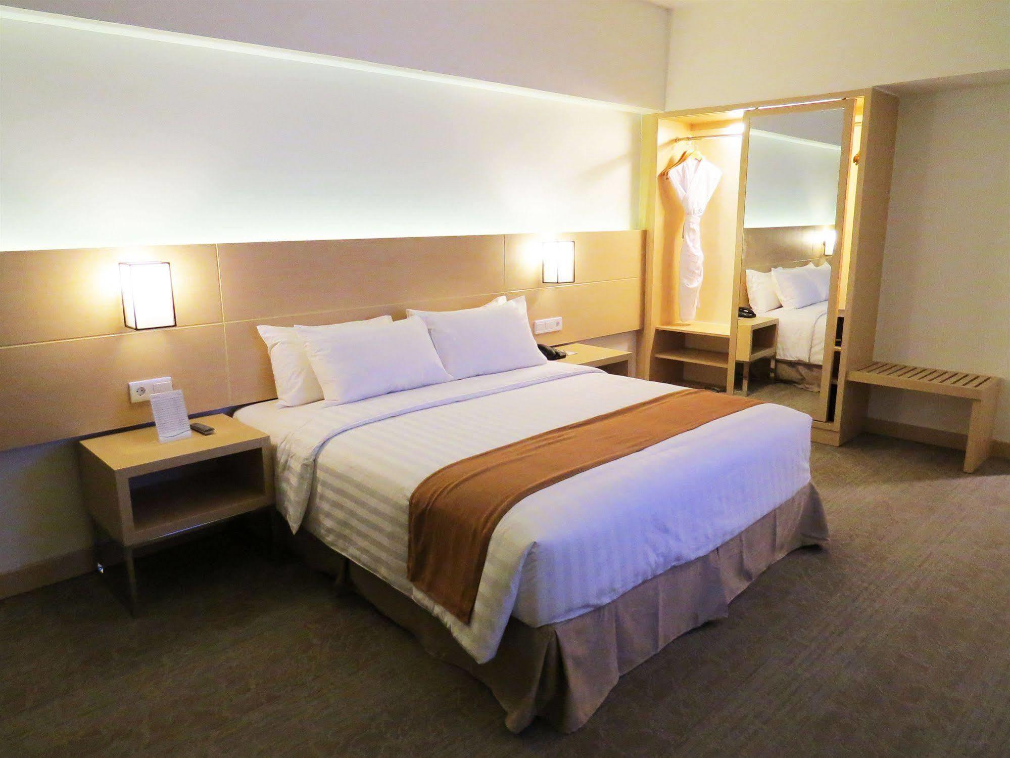 Golden City Hotel And Convention Center - Chse Certified Σεμαράνγκ Εξωτερικό φωτογραφία